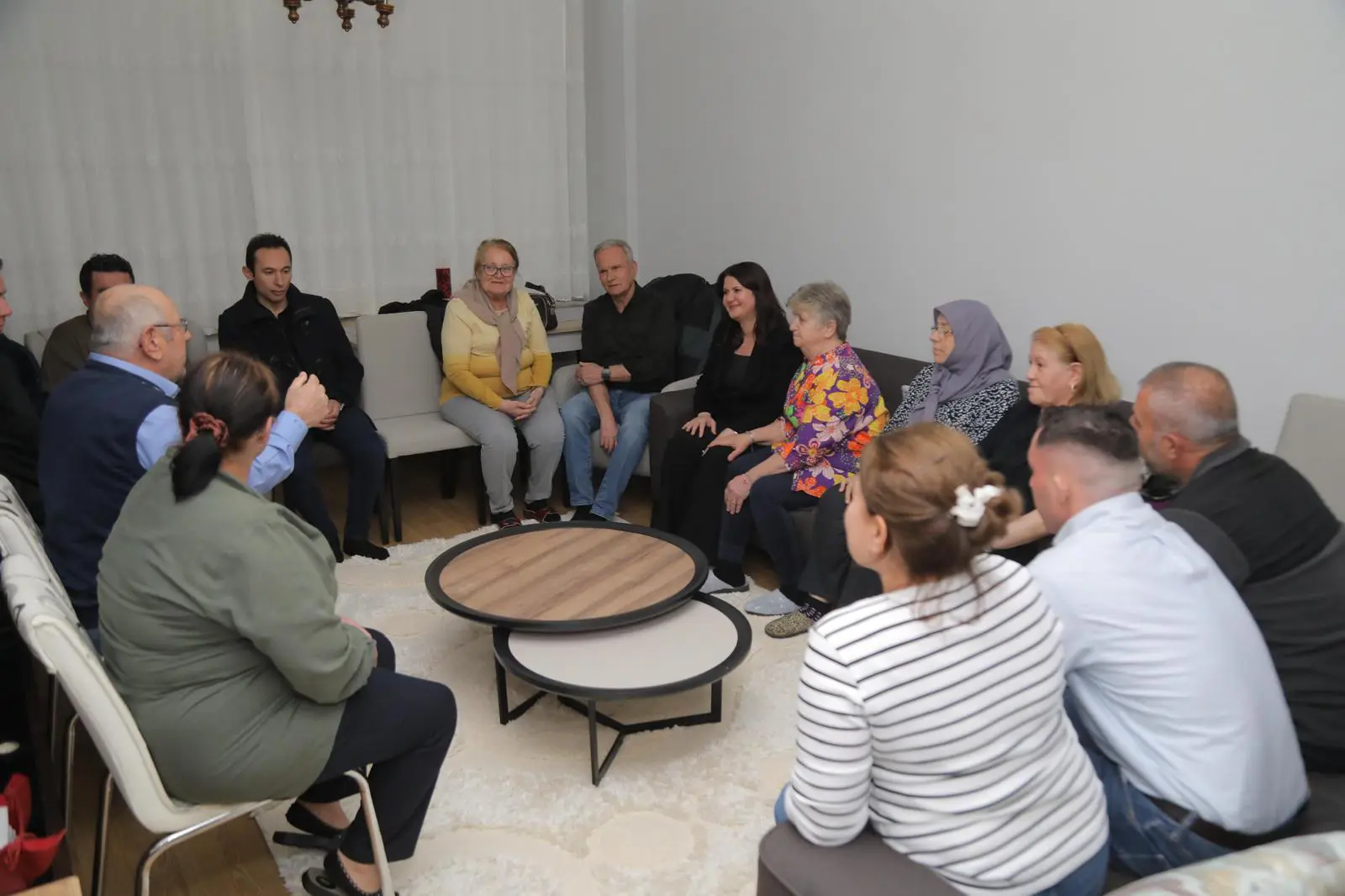 EDİRNE BELEDİYE BAŞKANI FİLİZ GENCAN VATANDAŞLA BULUŞMAYA DEVAM EDİYOR galeri görseli